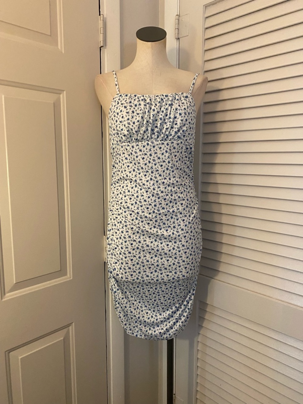 SHEIN White Mini Dress with Blue Ditsy Floral Print- Size XL